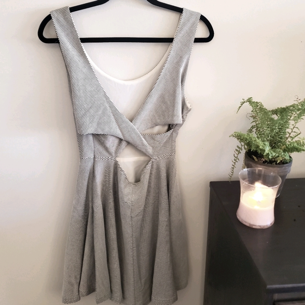 Pinkyotto New York Dress